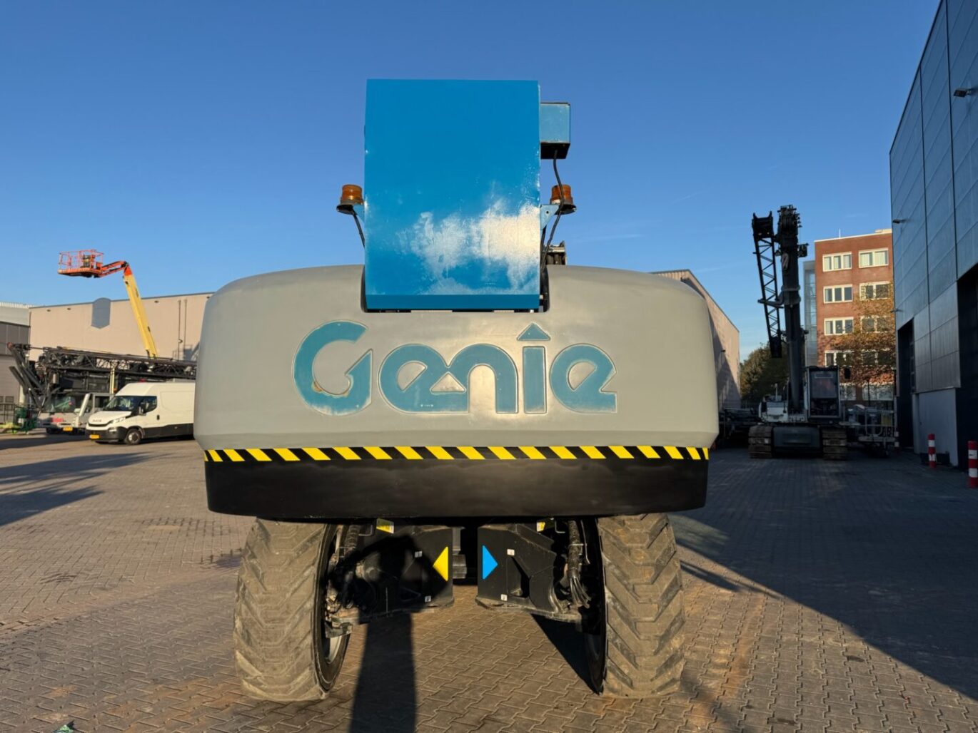 8E322CDB CA26 4BD5 A54B 1CC1B6795E7F